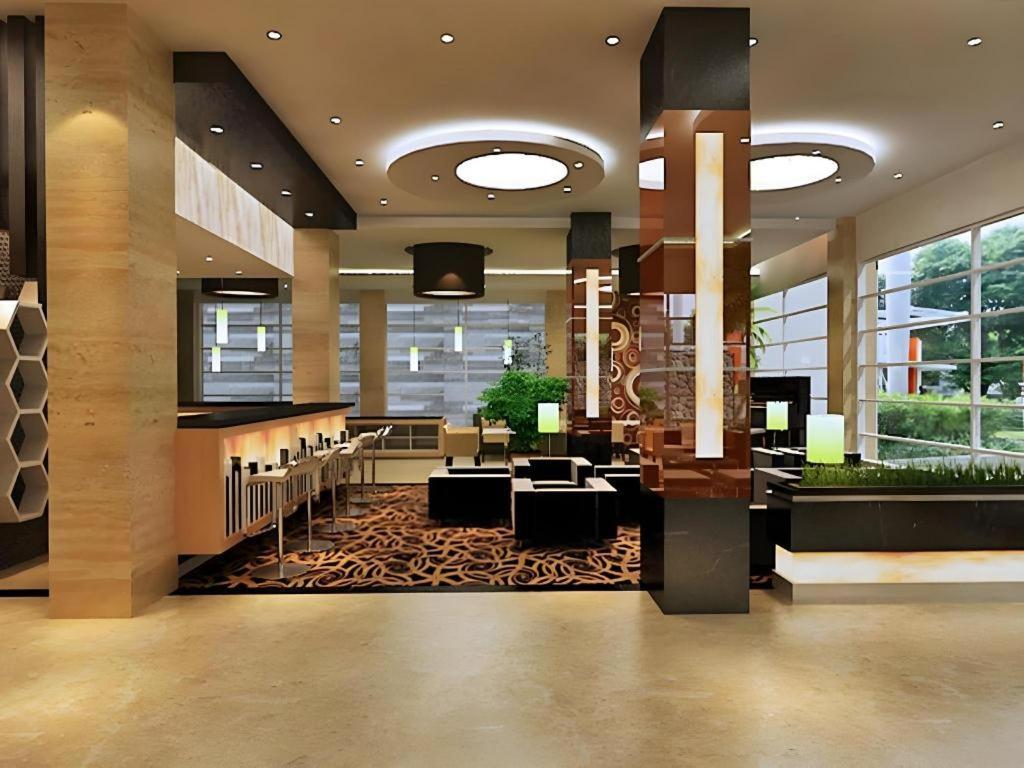 อโศก ลักชัวรี่ โฮเต็ล Hotel บันดาร์ ลัมปุง ภายนอก รูปภาพ