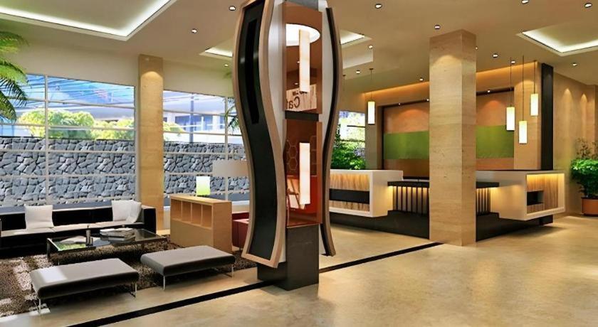 อโศก ลักชัวรี่ โฮเต็ล Hotel บันดาร์ ลัมปุง ภายนอก รูปภาพ