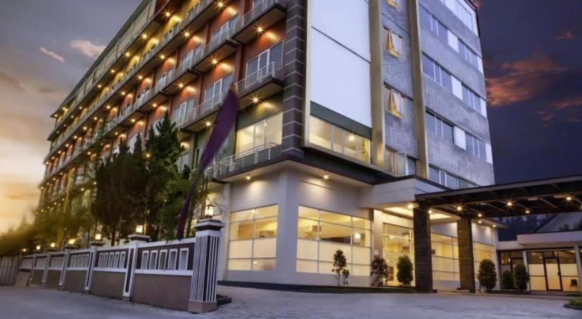 อโศก ลักชัวรี่ โฮเต็ล Hotel บันดาร์ ลัมปุง ภายนอก รูปภาพ