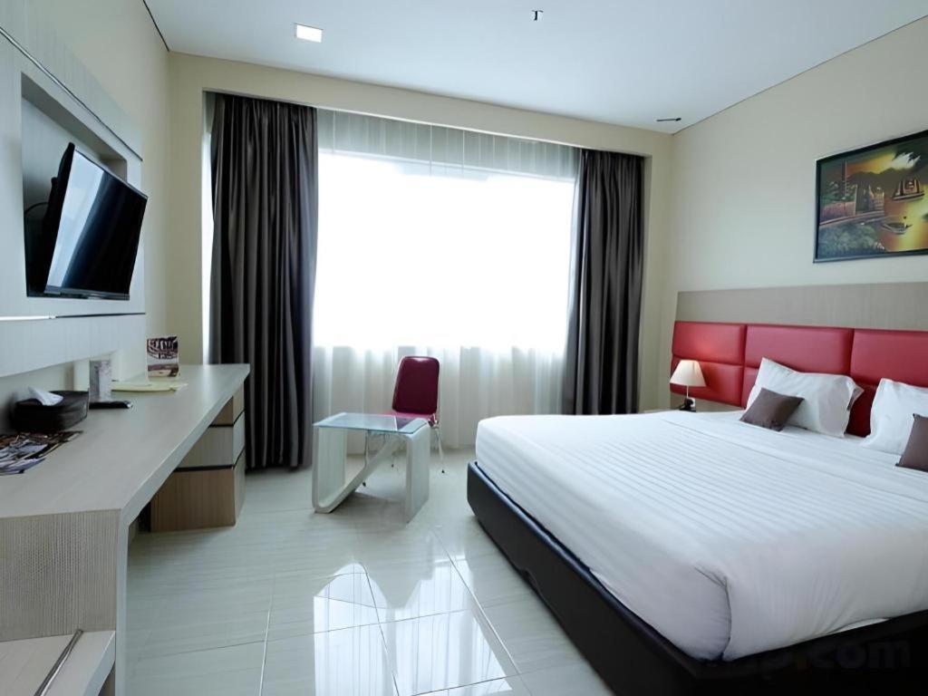 อโศก ลักชัวรี่ โฮเต็ล Hotel บันดาร์ ลัมปุง ภายนอก รูปภาพ