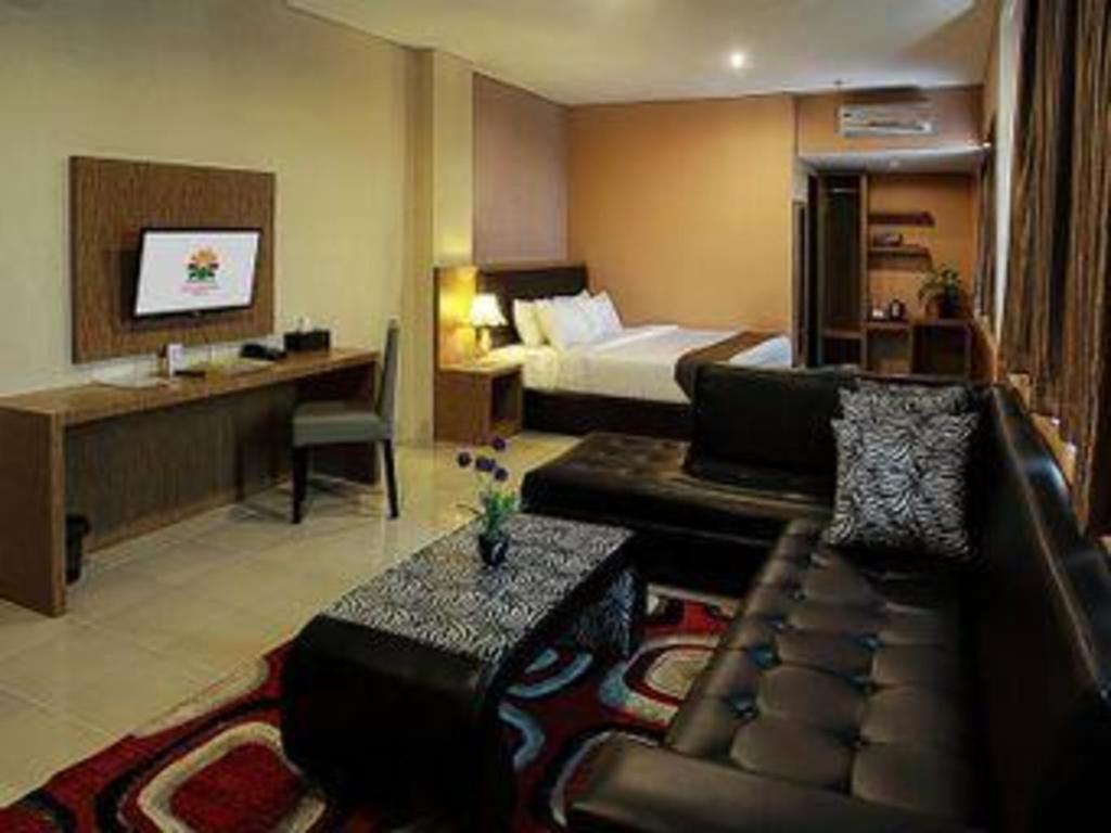 อโศก ลักชัวรี่ โฮเต็ล Hotel บันดาร์ ลัมปุง ภายนอก รูปภาพ