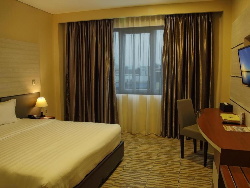 อโศก ลักชัวรี่ โฮเต็ล Hotel บันดาร์ ลัมปุง ภายนอก รูปภาพ
