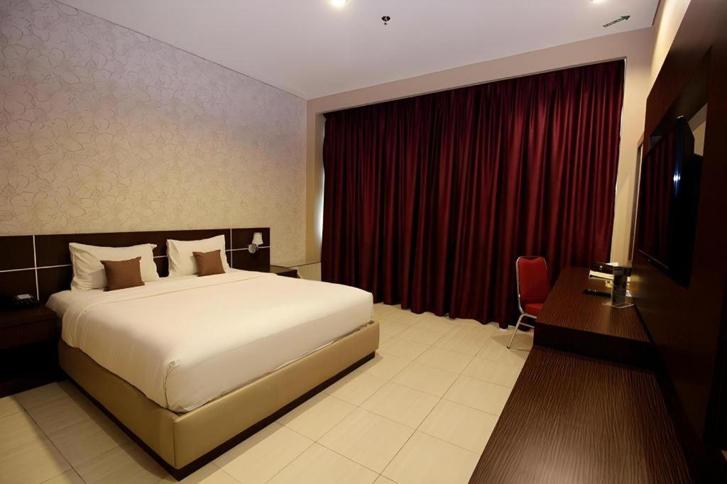 อโศก ลักชัวรี่ โฮเต็ล Hotel บันดาร์ ลัมปุง ภายนอก รูปภาพ