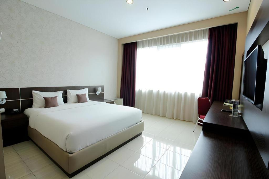 อโศก ลักชัวรี่ โฮเต็ล Hotel บันดาร์ ลัมปุง ภายนอก รูปภาพ