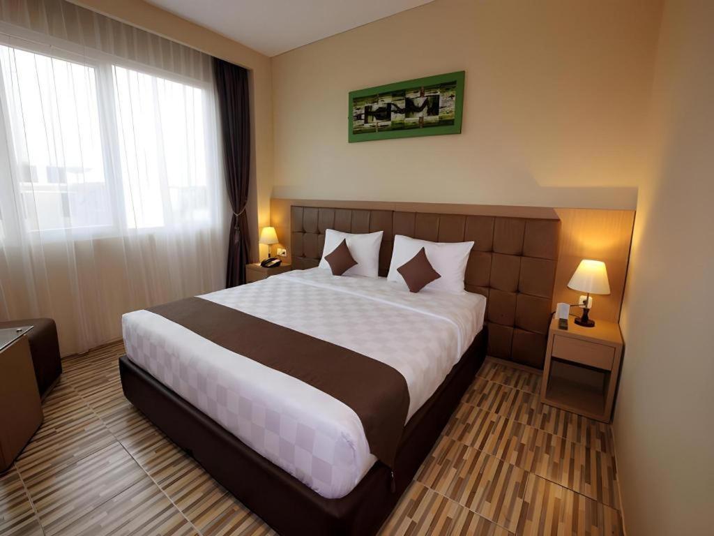 อโศก ลักชัวรี่ โฮเต็ล Hotel บันดาร์ ลัมปุง ภายนอก รูปภาพ