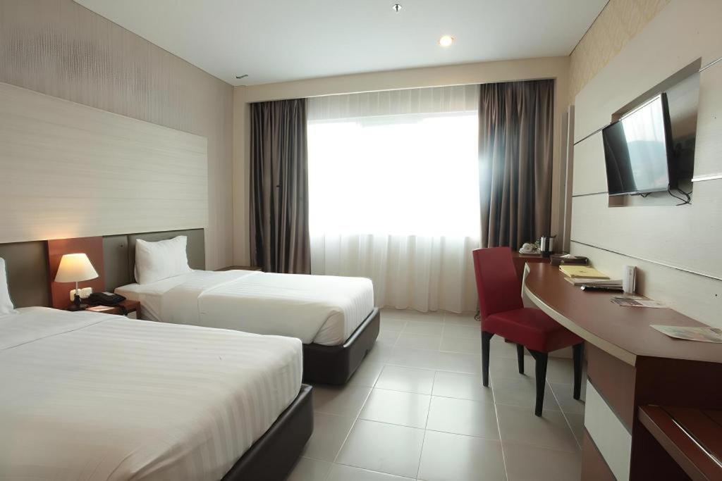 อโศก ลักชัวรี่ โฮเต็ล Hotel บันดาร์ ลัมปุง ภายนอก รูปภาพ