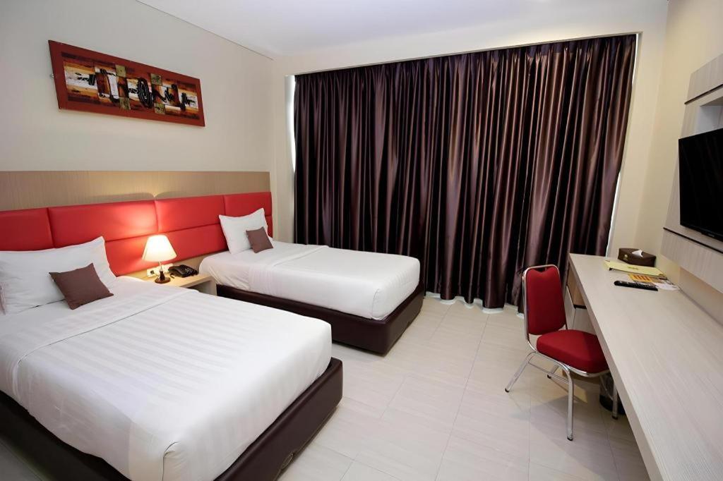 อโศก ลักชัวรี่ โฮเต็ล Hotel บันดาร์ ลัมปุง ภายนอก รูปภาพ